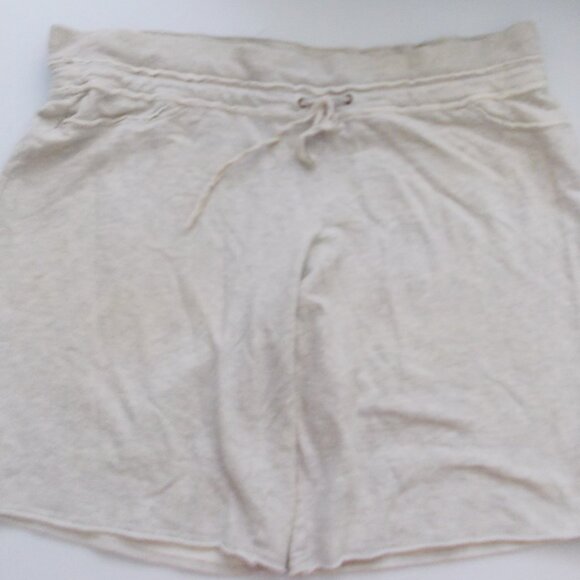 💕 3/$25 💕 Arizona Jean Co Shorts L - Picture 1 of 2